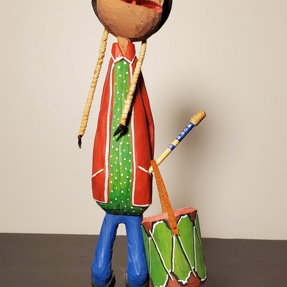 Folk Art Wood Hand Carved Native Drummer Figure Edward W, Cachucha 793 , 10" H - Picture 15 of 16